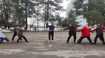 无码流出
举行教职工拔河比赛工会活动