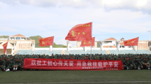 “一站式”学生社区|以社工初心传关爱，用急救技能护平安——无码流出
面向北校区2025级新生开展应急救护现场教学